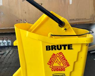 Rubbermaid Mop Bucket