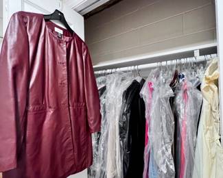 CLOTHING WAS STILL HANGING WITH THE DRY CLEANER BAGS ON THEM! PRESTIGE CONDITION. MOST CLOTHING IS LARGE AND XLARGEL SOME MEDIUMS ALL IN GREAT SHAPE. BRANDS LIKE RALPH LAUREN, CHRISTIAN DIOR, ST. JOHNS, NEIMAN MARCUS, NORDSTROMS, ESKANDAR, SO MANY MORE! ... SILK, LINEN, LEATHER