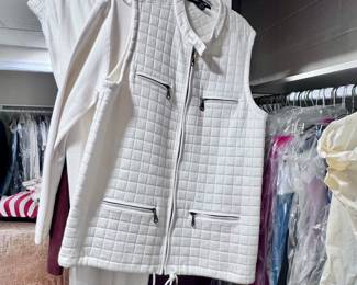 CLOTHING WAS STILL HANGING WITH THE DRY CLEANER BAGS ON THEM! PRESTIGE CONDITION. MOST CLOTHING IS LARGE AND XLARGEL SOME MEDIUMS ALL IN GREAT SHAPE. BRANDS LIKE RALPH LAUREN, CHRISTIAN DIOR, ST. JOHNS, NEIMAN MARCUS, NORDSTROMS, ESKANDAR, SO MANY MORE! ... SILK, LINEN, LEATHER