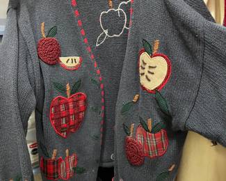 Apple applique sweater - so cute