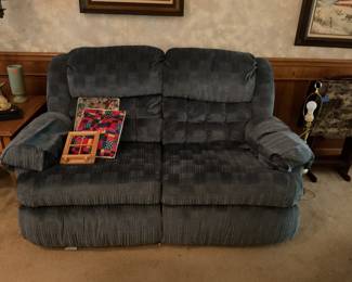 Reclining loveseat