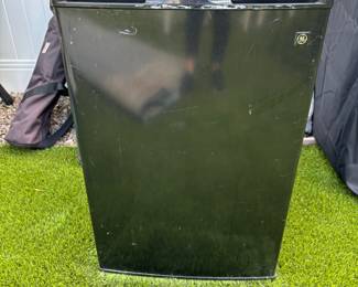 Mini fridge works great