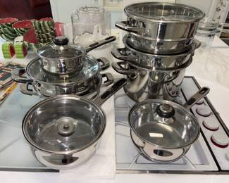 Oneida stainless steel set
