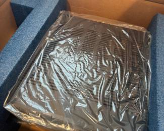 Balanced audio technology CD player 
VK-D5SE 
New in box 