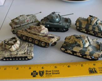 Matchbox Sherman and other 1:72 in super condition