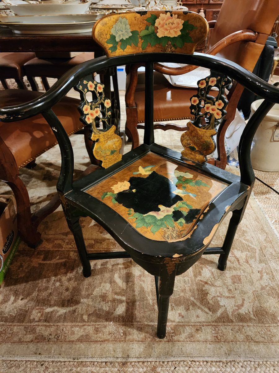 Japanese gilt and lacquered corner chair handpainted floral motifs.
