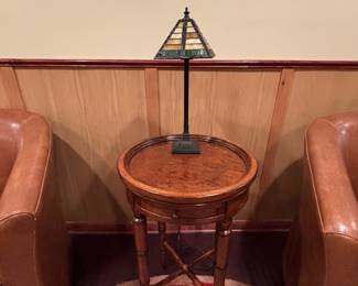 Accent Table w/Lamp