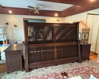 Stickley King Bed, 2 Night Stands