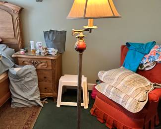 #77A - $60 - tall oak leaf lamp 62h