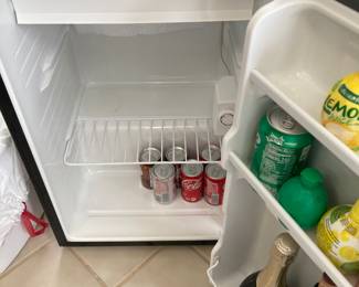 #134 - $50 - small drink refrigerator