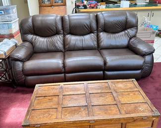 #13 - $300 - Manual Lazy boy recliner sofa 80lx38wx38t