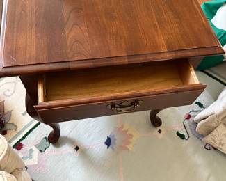 #32 - $290 - Broyhill Lenoir house mahogany set of 2 side tables & oval coffee table side tables - 22wx27dx23t - coffee table 46wx27dx17t