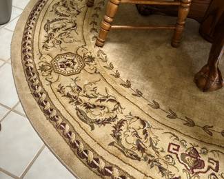 #18 - $80 - Round carpet 94 round