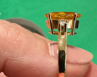 #108 - $80 - 14kt yellow ring sz 5 1/2 with yellow stone 3.8gr