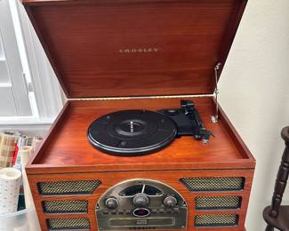 #94 - $80 - Crossley record player with record table 18wx13dx25t