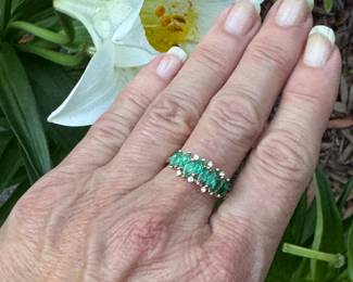 $400 - Emerald & diamonds ring 14kt yellow gold 3.1 grams