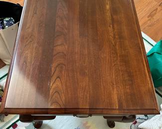 #32 - $290 - Broyhill Lenoir house mahogany set of 2 side tables & oval coffee table side tables - 22wx27dx23t - coffee table 46wx27dx17t