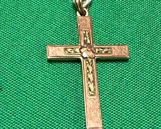 #111 - $36 - 10kt pink gold cross 0.82gr