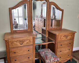 #72 - $695 - Oak Modern vanity triple mirror flanking 8 drawers with bench - made by Oakwood Interiors Creators of Fine Oak furniture mirror 58wx45t - chest - 70wx19dx36t
