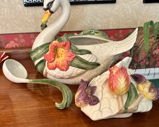 #51 - $40 - Fitz & Floyd Classics swan