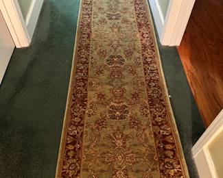 #78 - $44 - Runner green carpet 91lx23w
