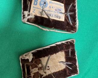 #127 - $150 - NSDAP WW II Acorn collar tab