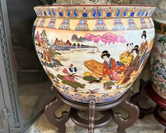 #28 - $50 - Asian planter large on stand 14wx20t - with stand