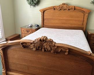 #71 - $1,200 - Oak Modern bedroom set Victorian style Acorn design made of Queen size bed, tall 10 drawers chest & 2 night chests & bed steps - Take or leave mattress - Mirror - 53wx40t - tall chest - 66wx19dx42t - each nightstand 25wx19dx28t