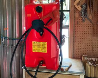 #136 - $80 - Portable gasoline canister with pump