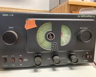 #140 - $50 - The Hallicrafter Co. Radio model S-38