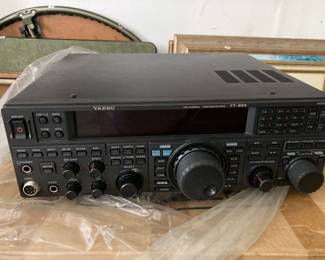 #137 - $ - Yaesu HF/50 MHz transceiver FT-950