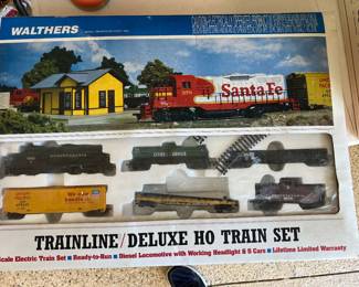 Trainline Deluxe Train Set by Walthers
