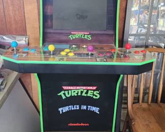 TMNT Turtles in Time 1980's Video game machine. Teenage Mutant Ninja Turtles