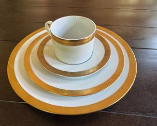 Pottery Barn Cosmopolitan China service:
12 dinner
9 salad
11 cups & saucers