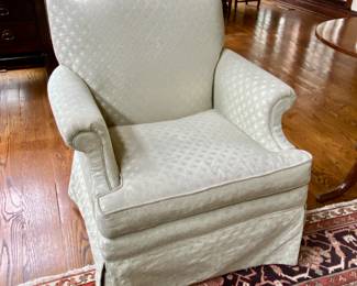 Light pistachio armchair