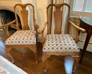 Pr. Queen Anne-style armchairs
