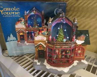 Carole Towne Pap Pap's Toy Box Shop 2017 #0848134 Retired