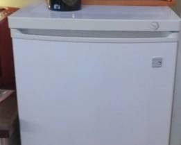 Kenmore 5.1 cu ft Small White Upright Freezer, Modular Wine Rack Stackable Wine Storage Cube for Bar Cellar Kitchen