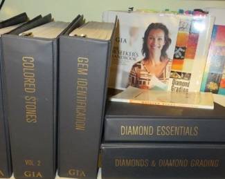 GIA Gemological Institute of America Reference Study Guide Binders, Colored Stones, Gem Identification, Diamond Essentials, Diamonds & Diamond Gradings