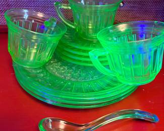 Uranium glassware