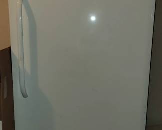 16 c feet Large Frigidaire Freezer