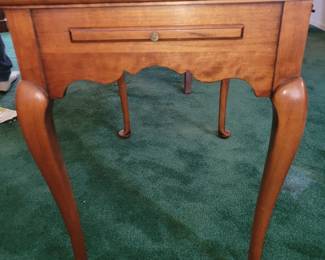 Queen Anne Centennial Cherry Wood Tea/Coffee Table (Length 29", Width 18.5", Height 25")