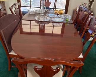 Lexington Cherry Wood Dining Set includes 2 leaves (Length 63" Without Leaves, 78" With 1 Leaf, 93" with both Leaves)