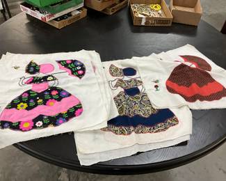 Quilt Squares - Victorian Style Women w/Parasols 