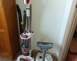 Shark vacuum with sidekick
