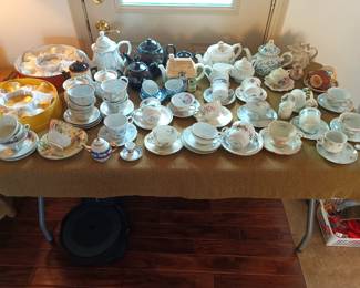 Teacups and saucers. Flashbacks to Disneyland