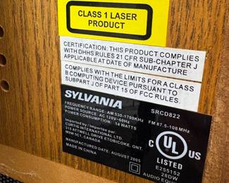 Sylvania Wood Grain Antique Style Multi Player Radio/Cassette/Turntable