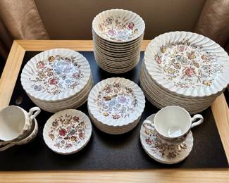 Vtg. Staffordshire Bouquet England by Johnson Bros Hand Engraving China Set 99 Pieces