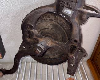 Antique Little Iowa Cast Iron Corn Sheller!