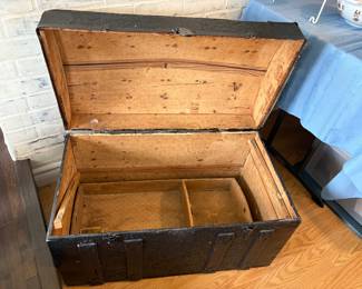 Vtg Dome Top Steamer Trunk